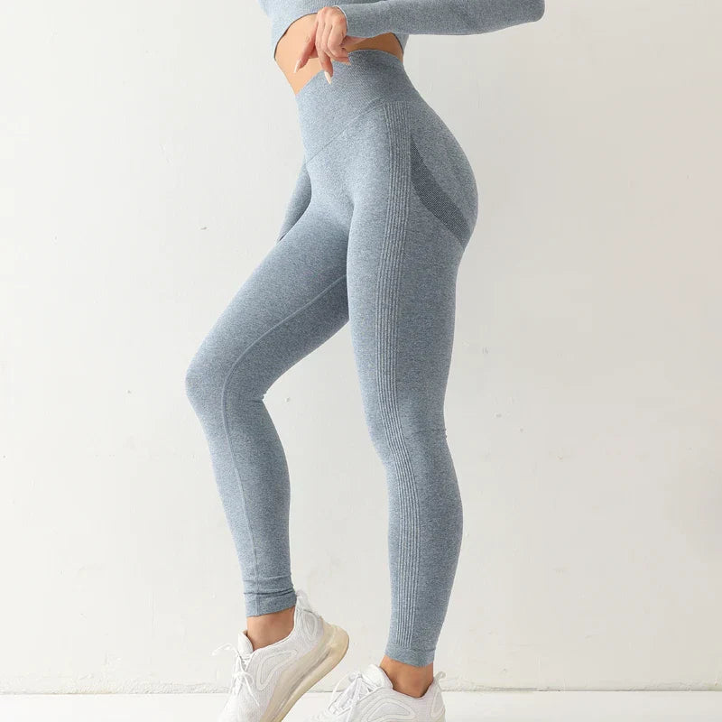 NYRA – Perfect Scrunch Leggings für eine schmeichelhafte Silhouette - Hellblau