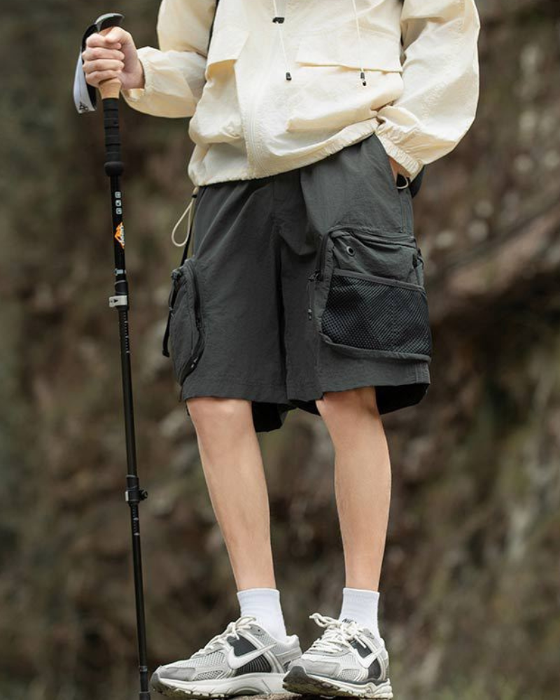 Alpenwear MoveLite™ – Funktionale Outdoor-Shorts mit Mehrfachtaschen - Schwarz