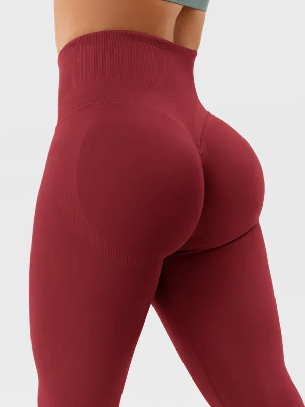 NOVAÏ - Nahtlose Leggings mit Shaping-Effekt - Rot