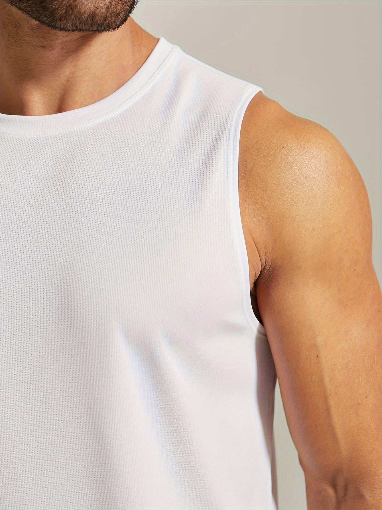LÉO – Ärmelloses Fitness Tanktop für Herren - Weiß