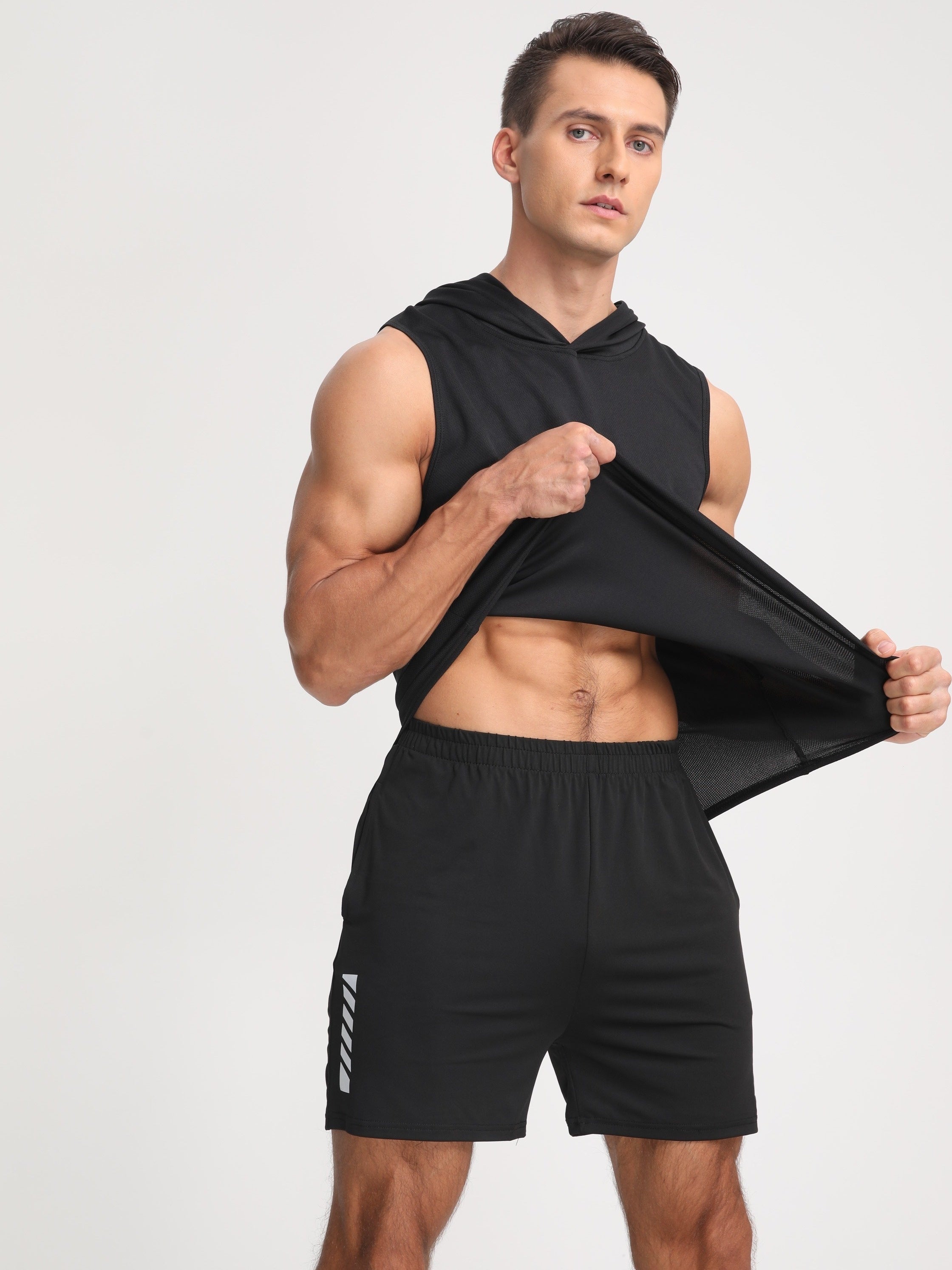 OLIVIER – Ärmelloses Kapuzen-T-Shirt für Herren aus schnelltrocknendem Funktionsstoff - Schwarz