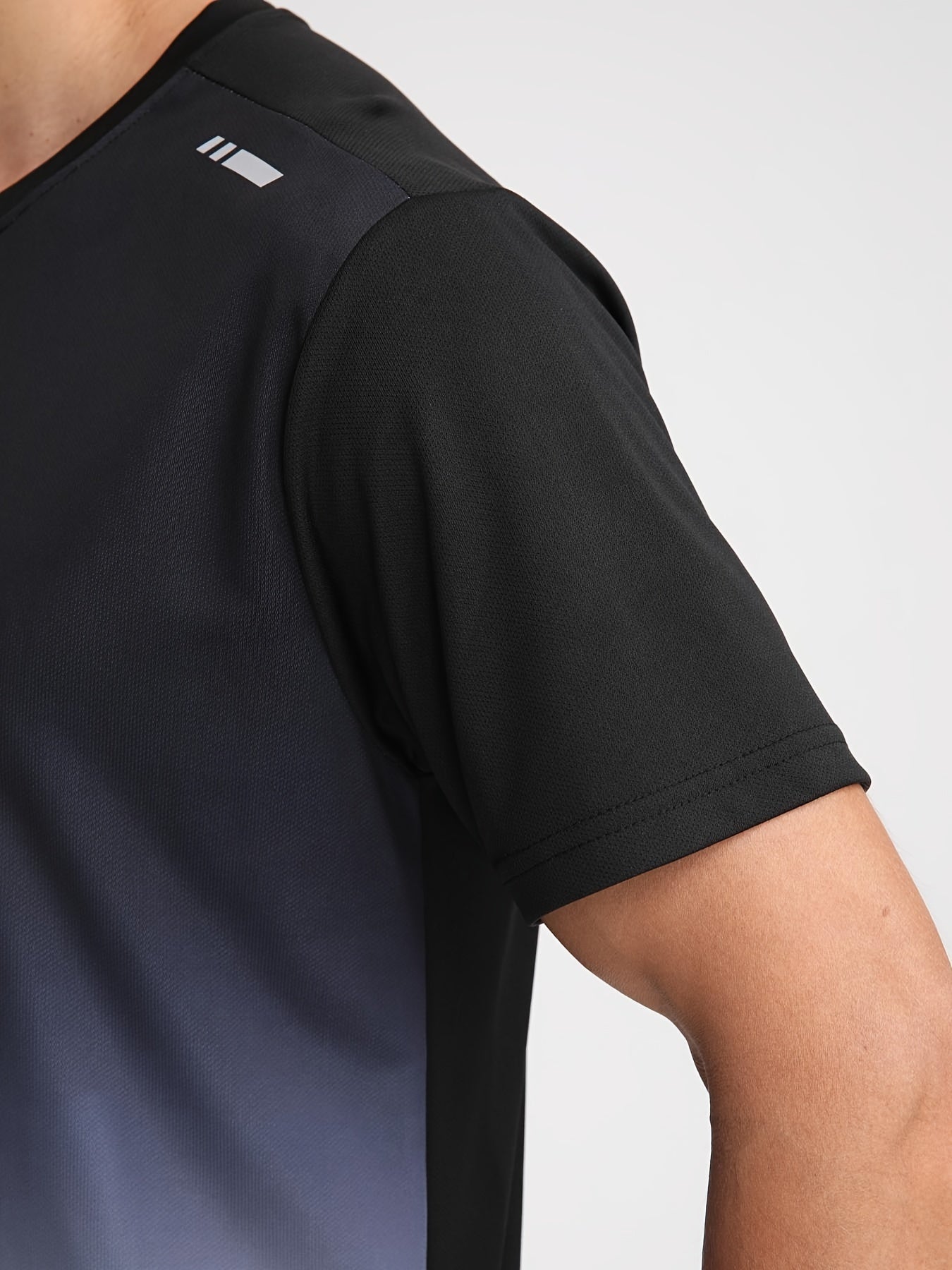 ANDRE – Herren Sportshirt mit Farbverlauf - Grau